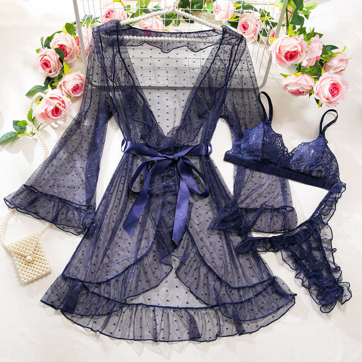 Bra and panty set featuring lace
