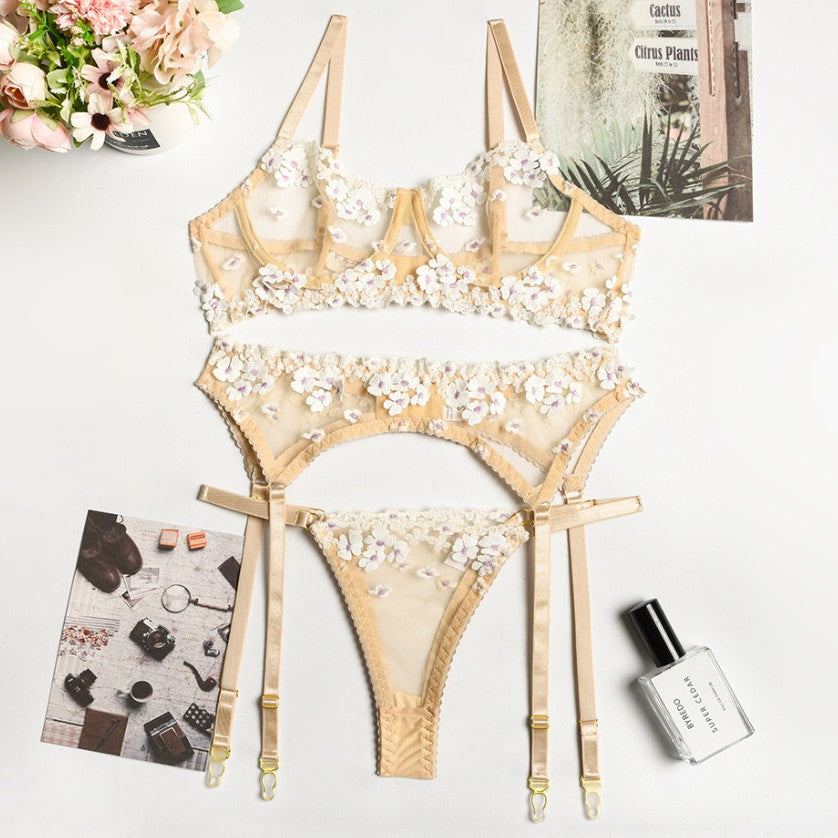 Floral three-piece lingerie set design details