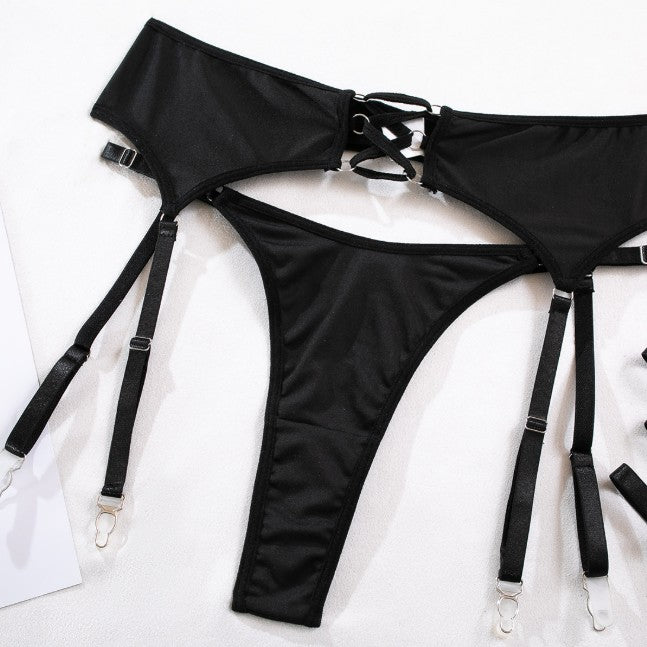 Five-piece lingerie set with satin design