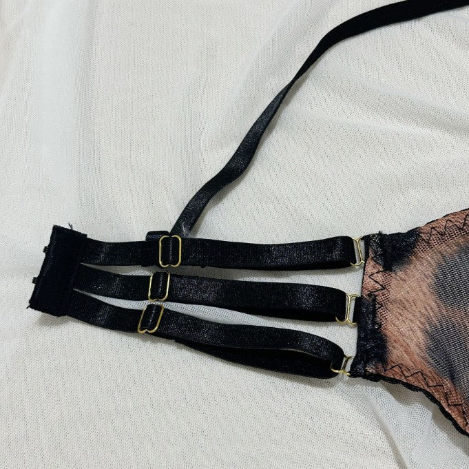 Harness five-piece lingerie set design details