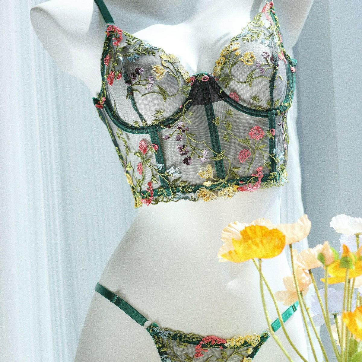 Corset lingerie set with embroidered design
