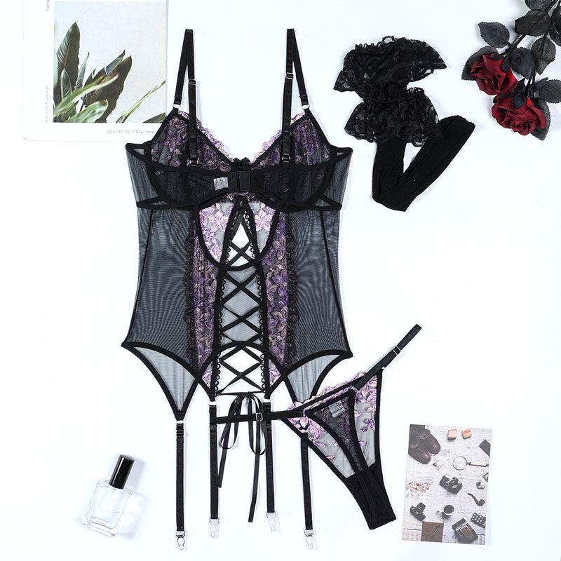 Floral three-piece lingerie set design details