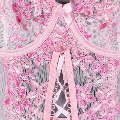 Three-piece lingerie set with garter straps details