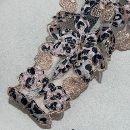Embroidered five-piece lingerie set design details