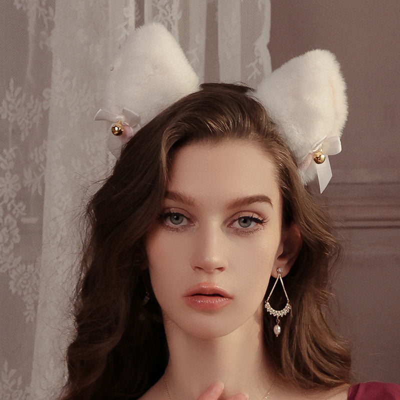 Cat-inspired lingerie with faux fur design