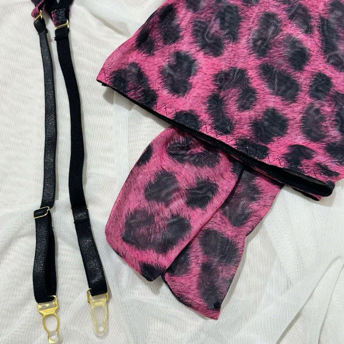 Five-piece lingerie set featuring harness