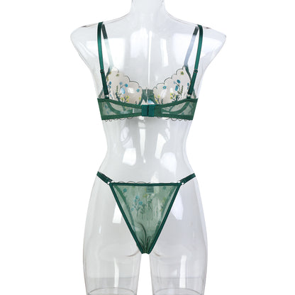 Lingerie set with floral design