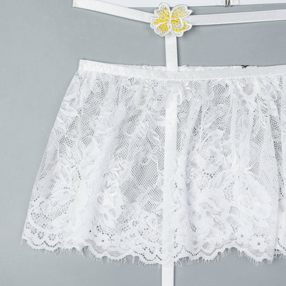 Three-piece lingerie set featuring underwire