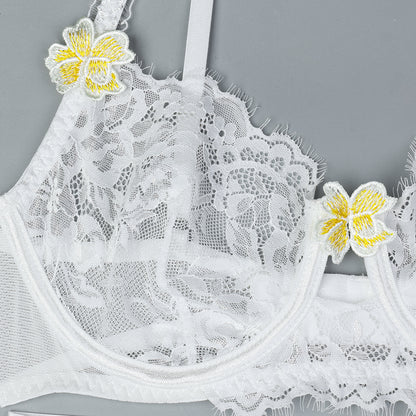 Lace detailed three-piece lingerie set