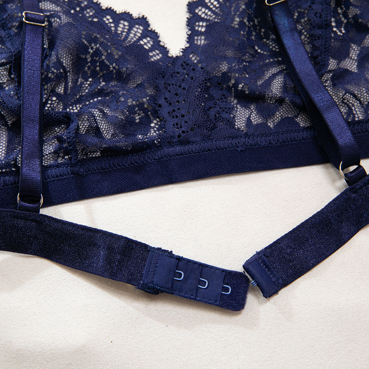 Bra and panty set with lace design