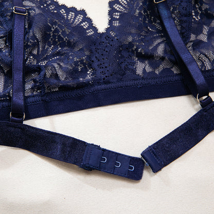 Bra and panty set with lace design