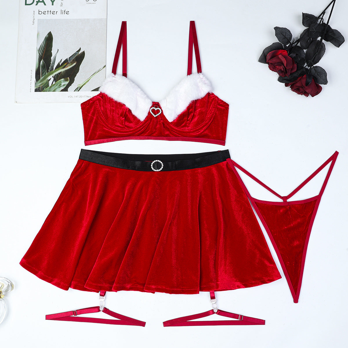Lingerie set with velvet design