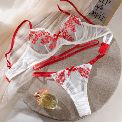 Lingerie set with underwire design