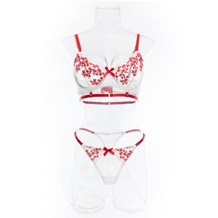 Floral embroidered lingerie set design details