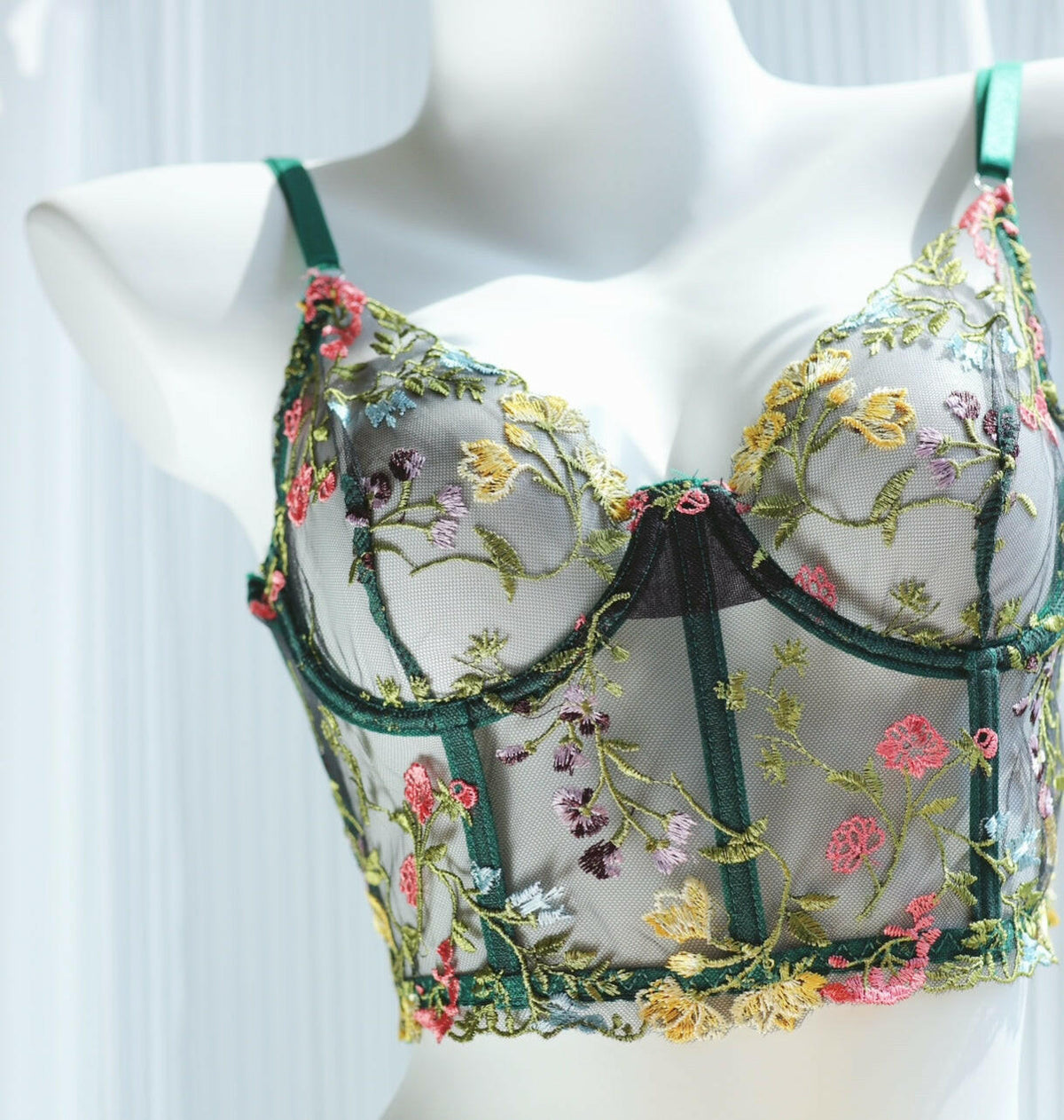 Corset lingerie set with floral embroidered details