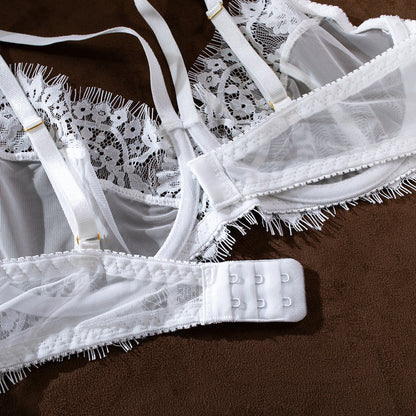 Lace three-piece lingerie set design details