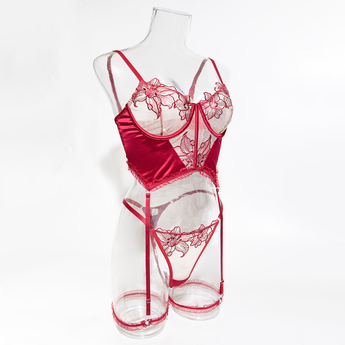 Garter straps detailed bra and panty set