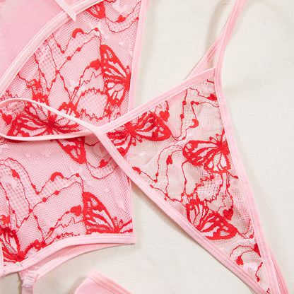 Lace detailed three-piece lingerie set