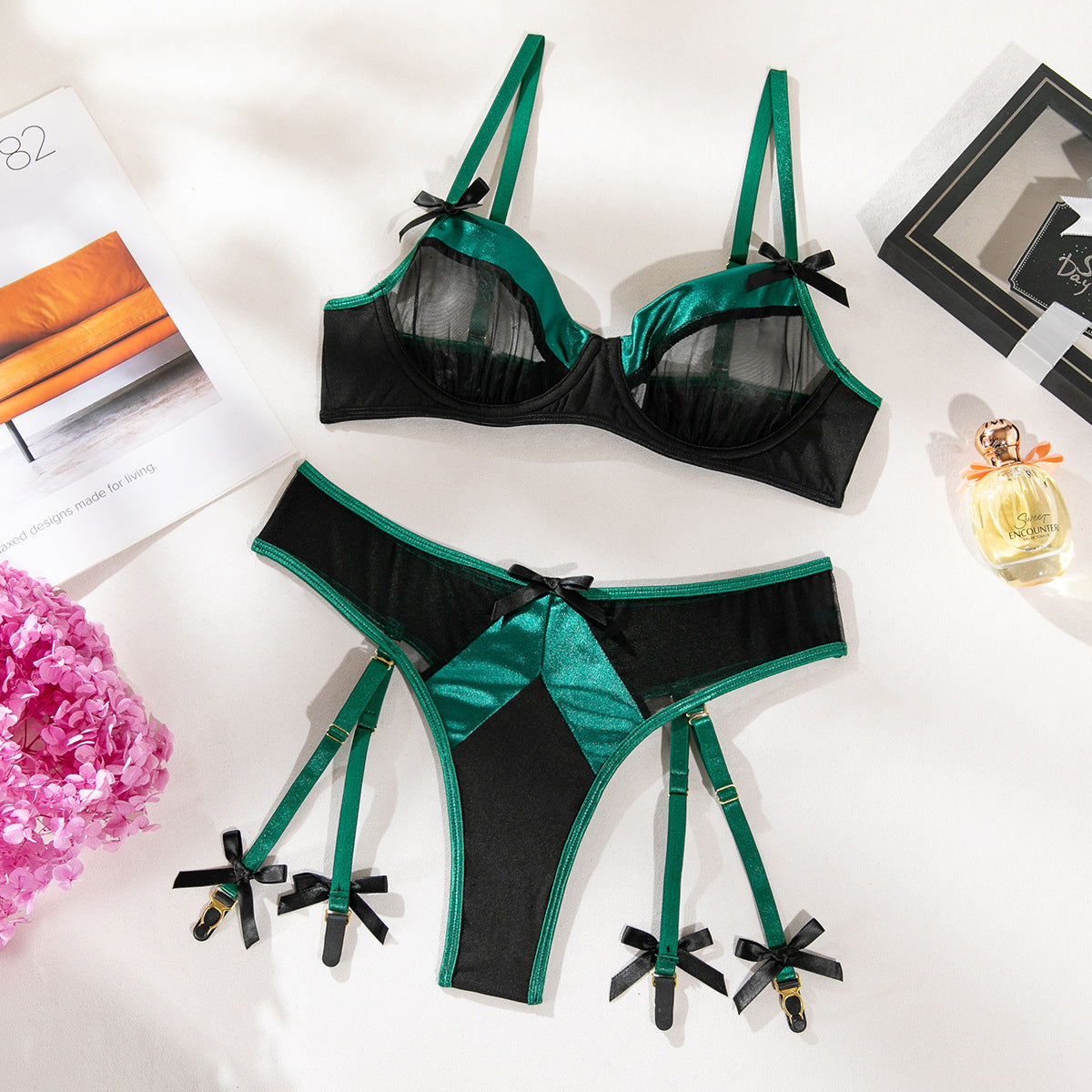 Bow three-piece lingerie set design details