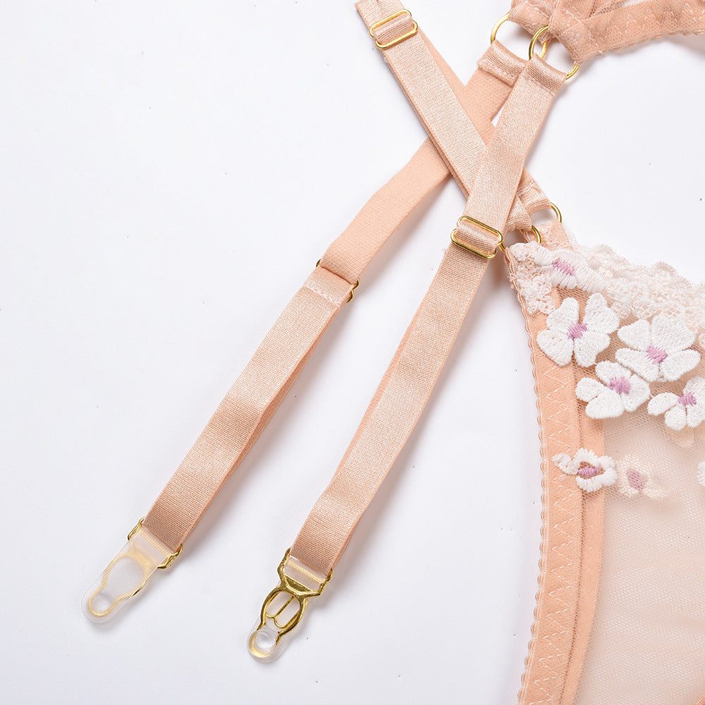 Embroidered three-piece lingerie set design details