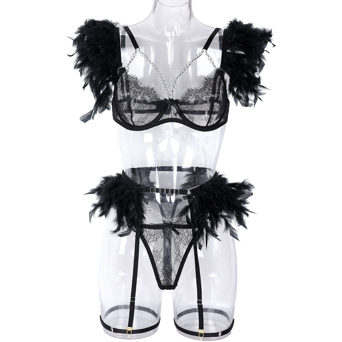 Underwire detailed three-piece lingerie set