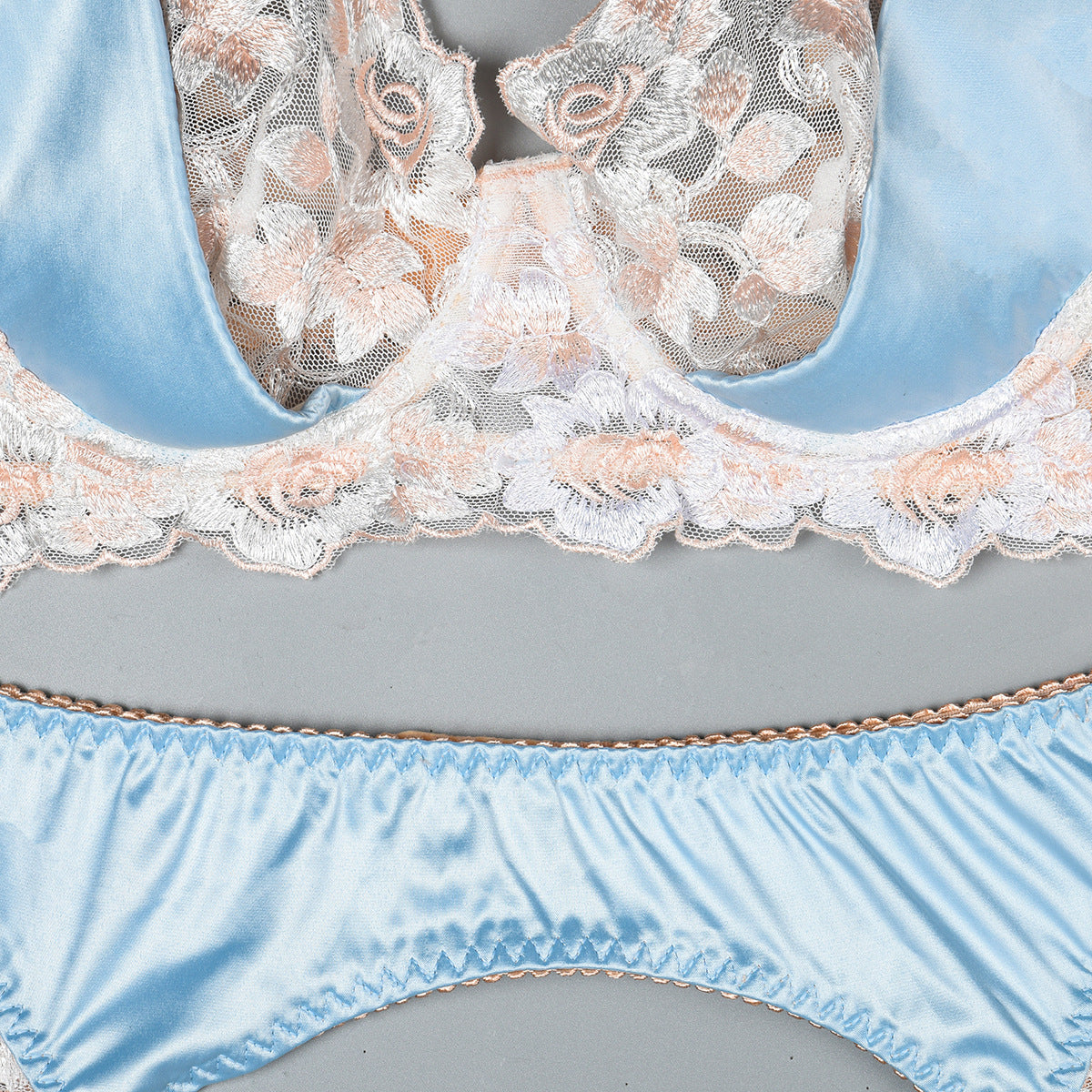 Three-piece lingerie set with lace design