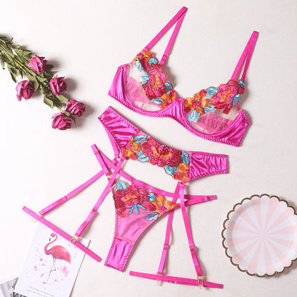 Four-piece lingerie set with floral details