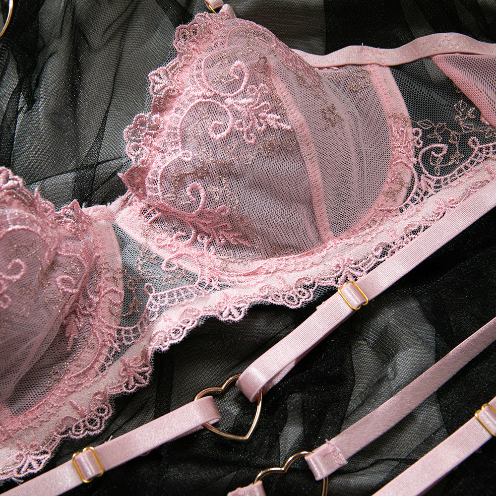 Bra and panty set with embroidered details