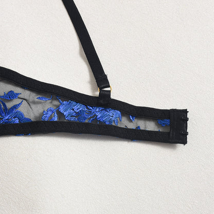 Lingerie set with embroidered details