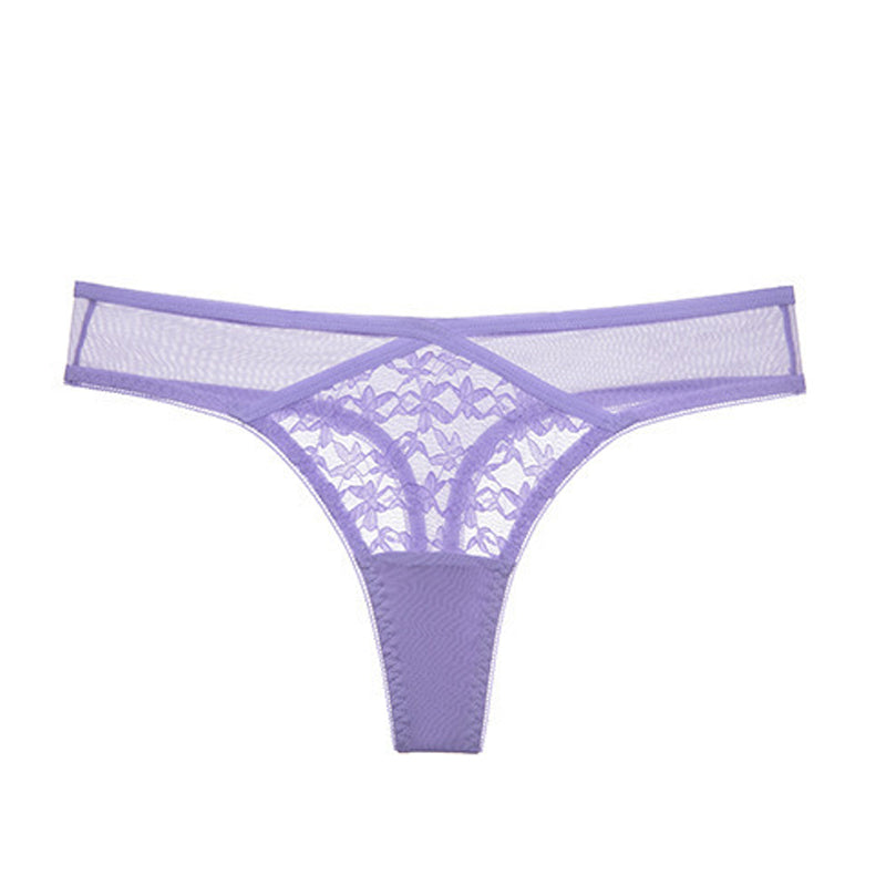 Delicate Lace Low-Rise Thong with Floral Pattern and Breathable Fabric