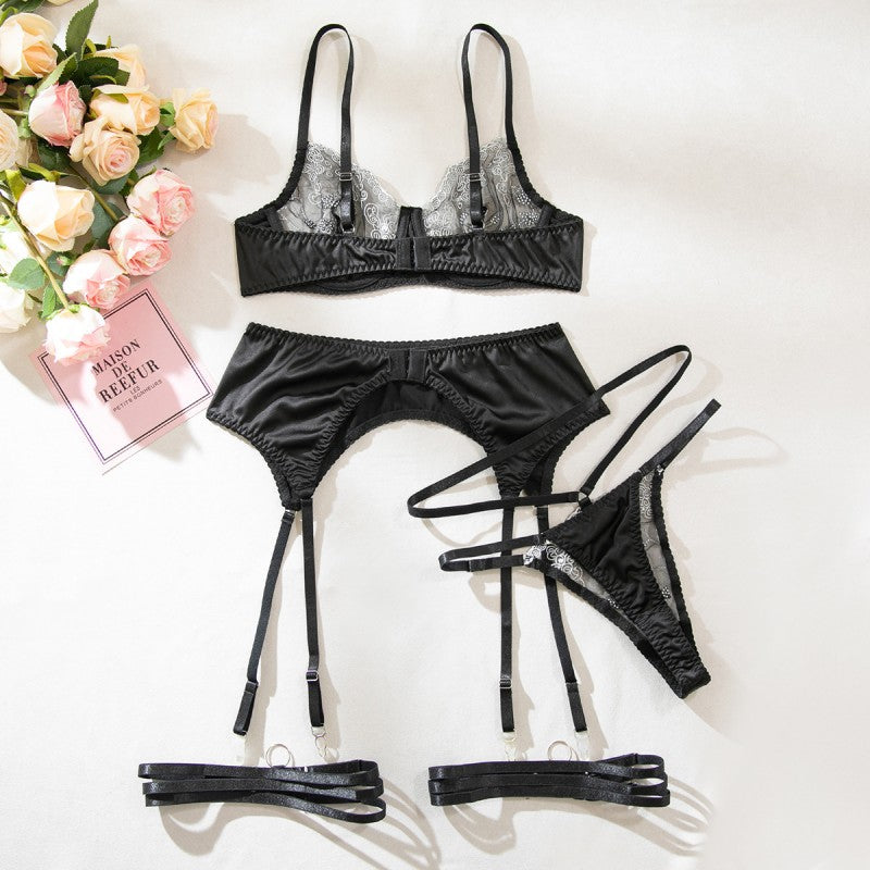 Floral four-piece lingerie set design details