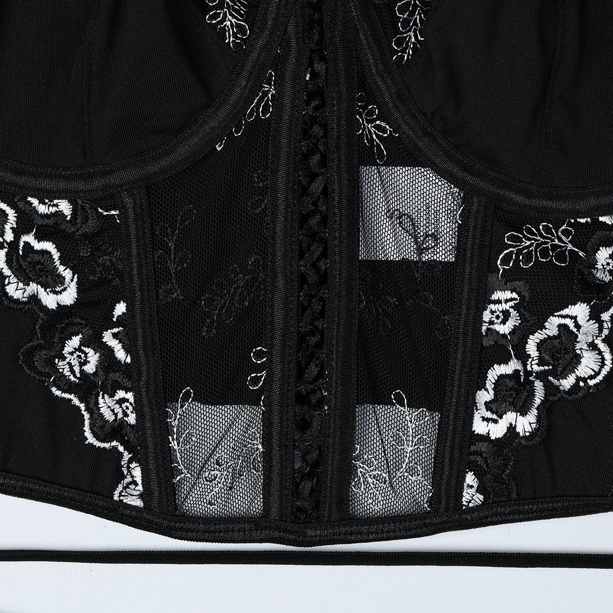 Black underwire detailed bra and panty set
