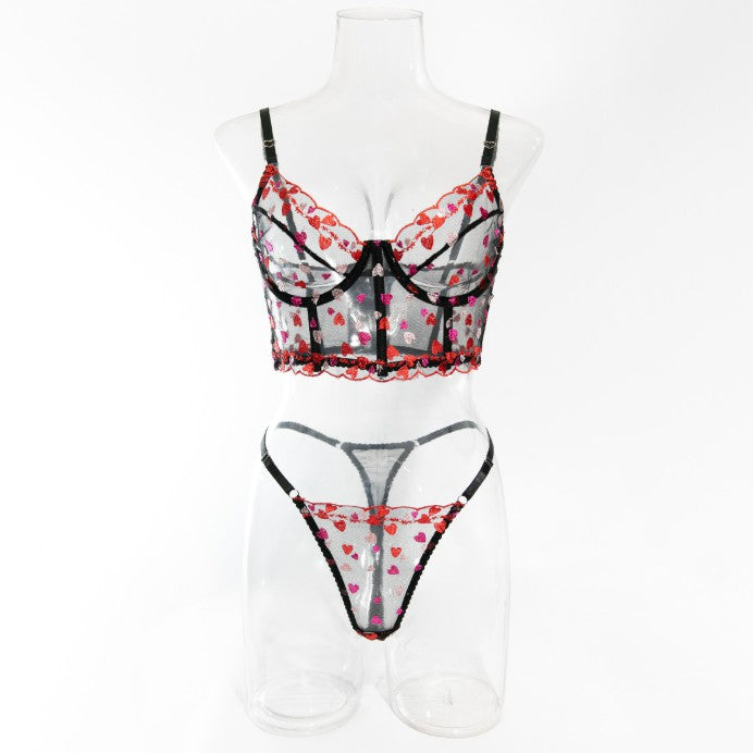 Lingerie set featuring underwire design details