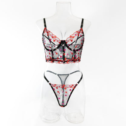 Lingerie set featuring underwire design details