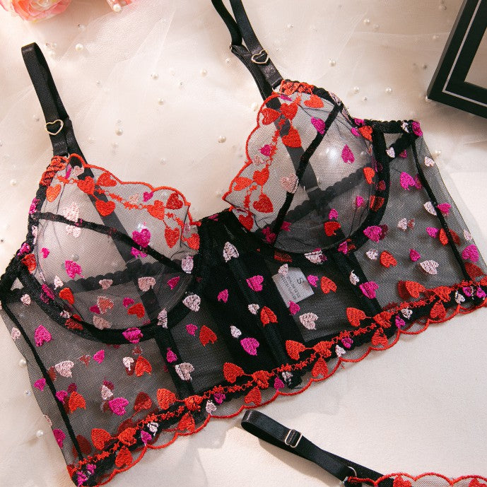 Underwire detailed lingerie set design details