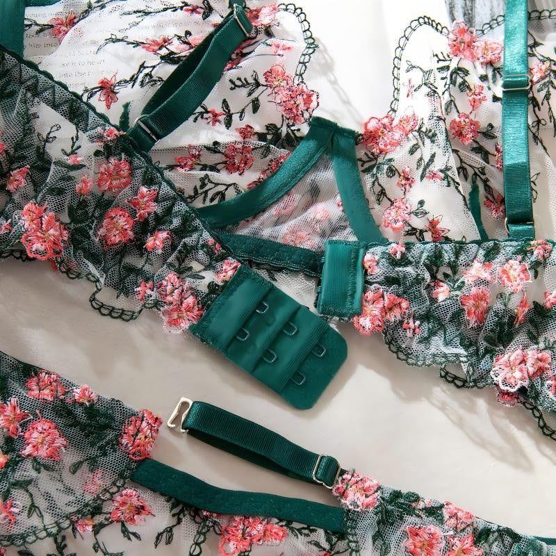 Four-piece lingerie set with lace details