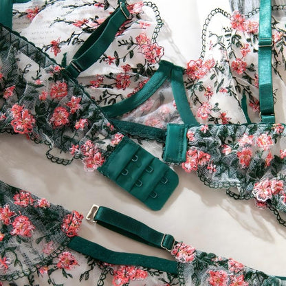 Four-piece lingerie set with lace details