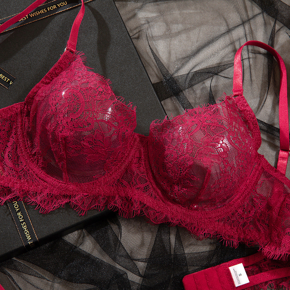 Underwire detailed lingerie set design details